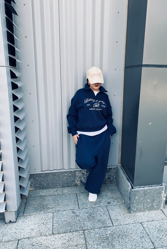 “Navy Blue Oversized Tracksuit – Half-Zip Sweatshirt & Jogger Set | Limited Edition”